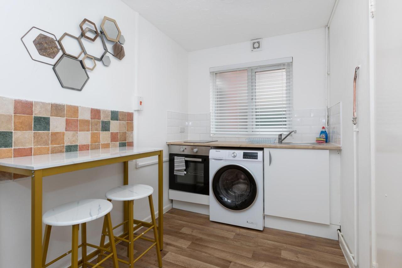 1 Bedroom Apartment With Free Parking Weymouth Eksteriør bilde